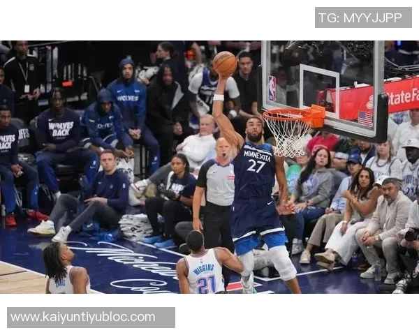 戈贝尔盛赞华子具备最佳防守阵容潜力能胜任各个位置的防守任务