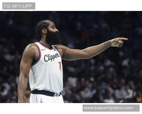 哈登经典跳投瞬间马绍尔背手防守不敢轻举妄动